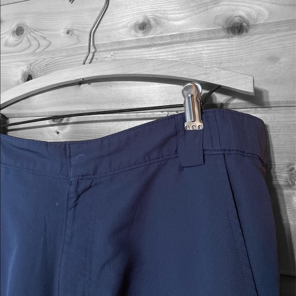 Champion Men’s Dri-Fit Medium Gray Shorts - Picture 4 of 4